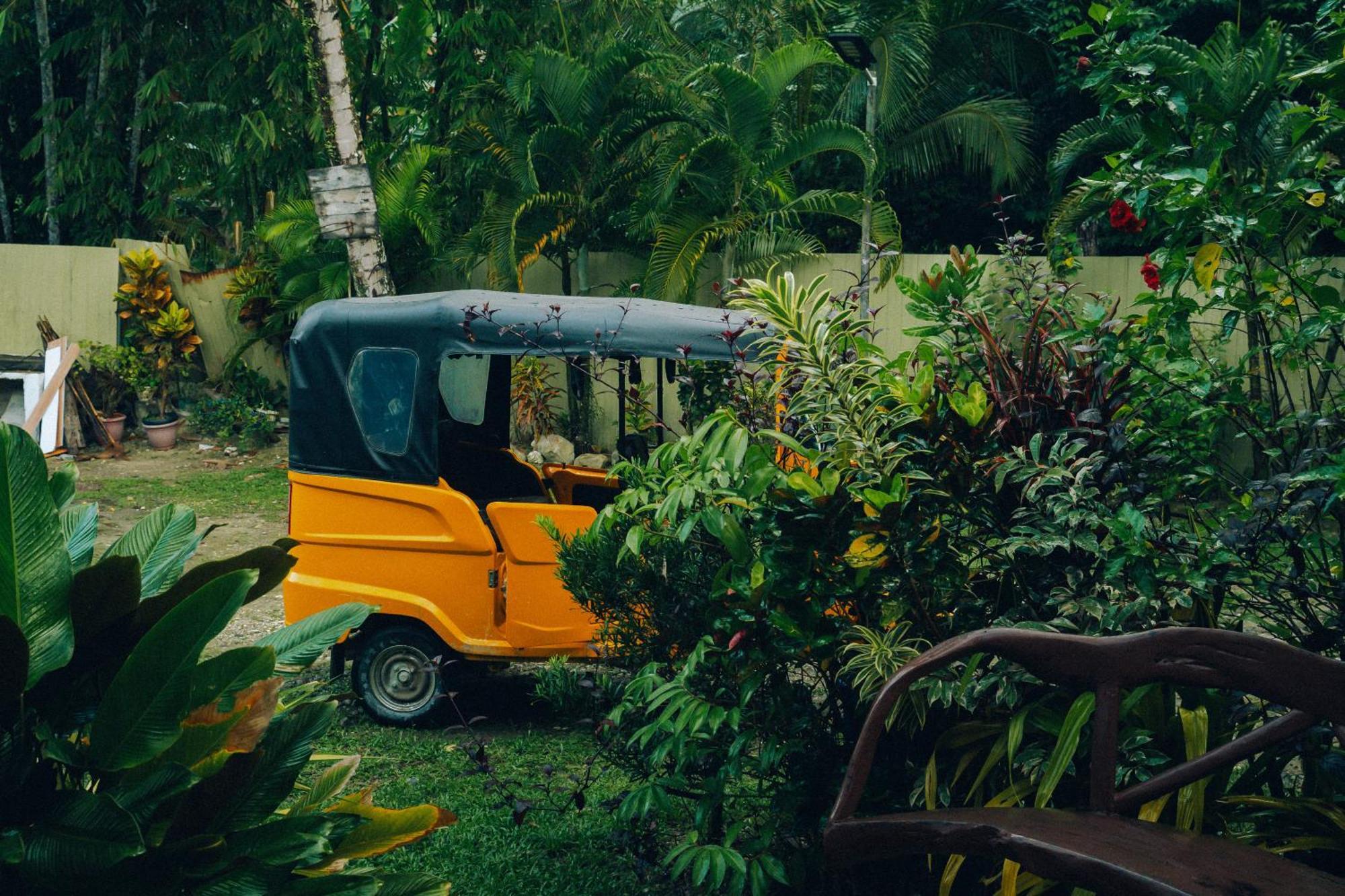 Teteng'S Apartelle San Vicente  Bagian luar foto